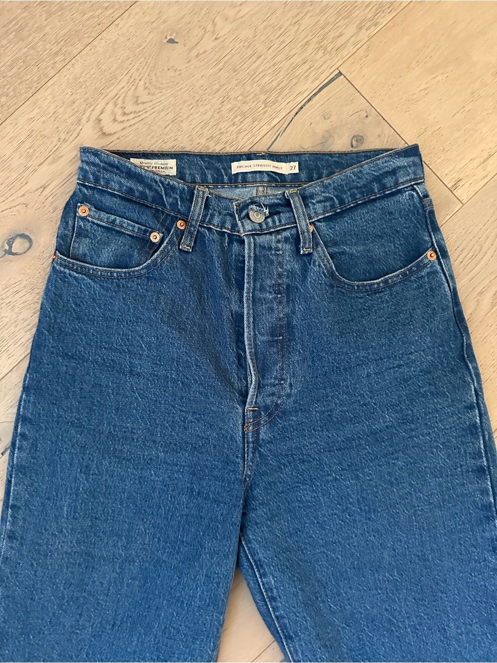 Levi’s Ribcage jeans - Picture 2 of 5